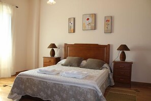 3 Schlafzimmer, Bügeleisen/Bügelbrett, WLAN, Bettwäsche