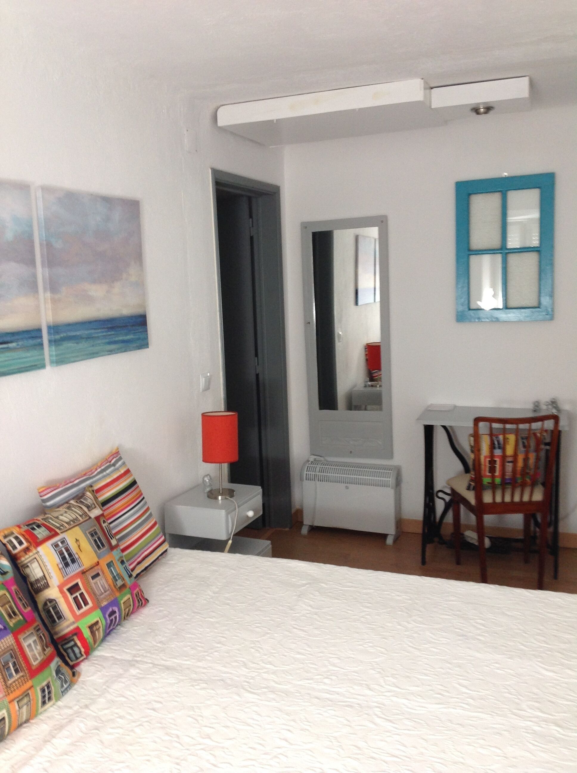 2 bedrooms, desk, soundproofing, iron/ironing board