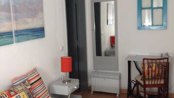 2 bedrooms, desk, soundproofing, iron/ironing board