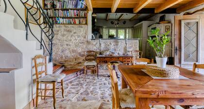 Rustic 18th Century Farmhouse With Pool and view, 20 minutes drive to beaches