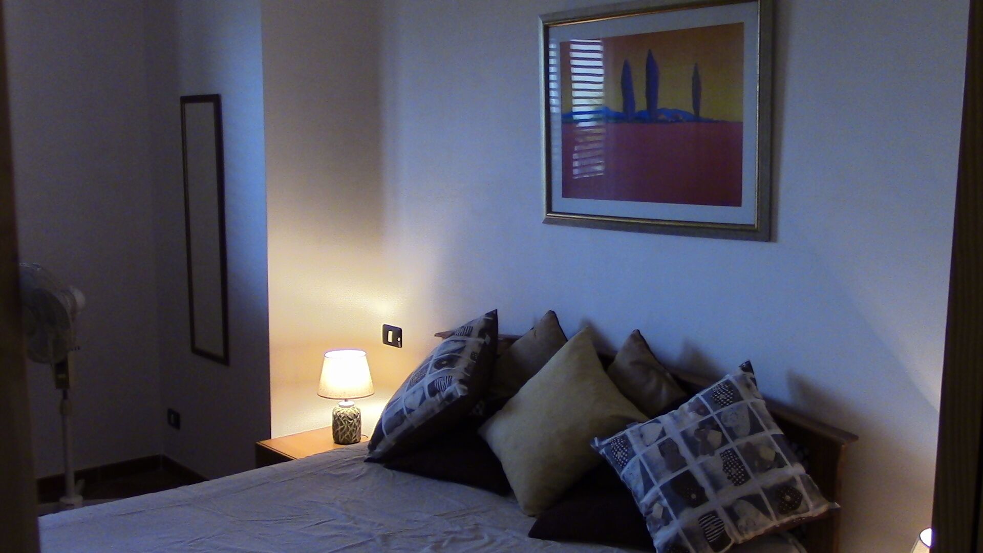 5 makuuhuonetta, tallelokero huoneessa, silitysrauta/-lauta, Wi-Fi