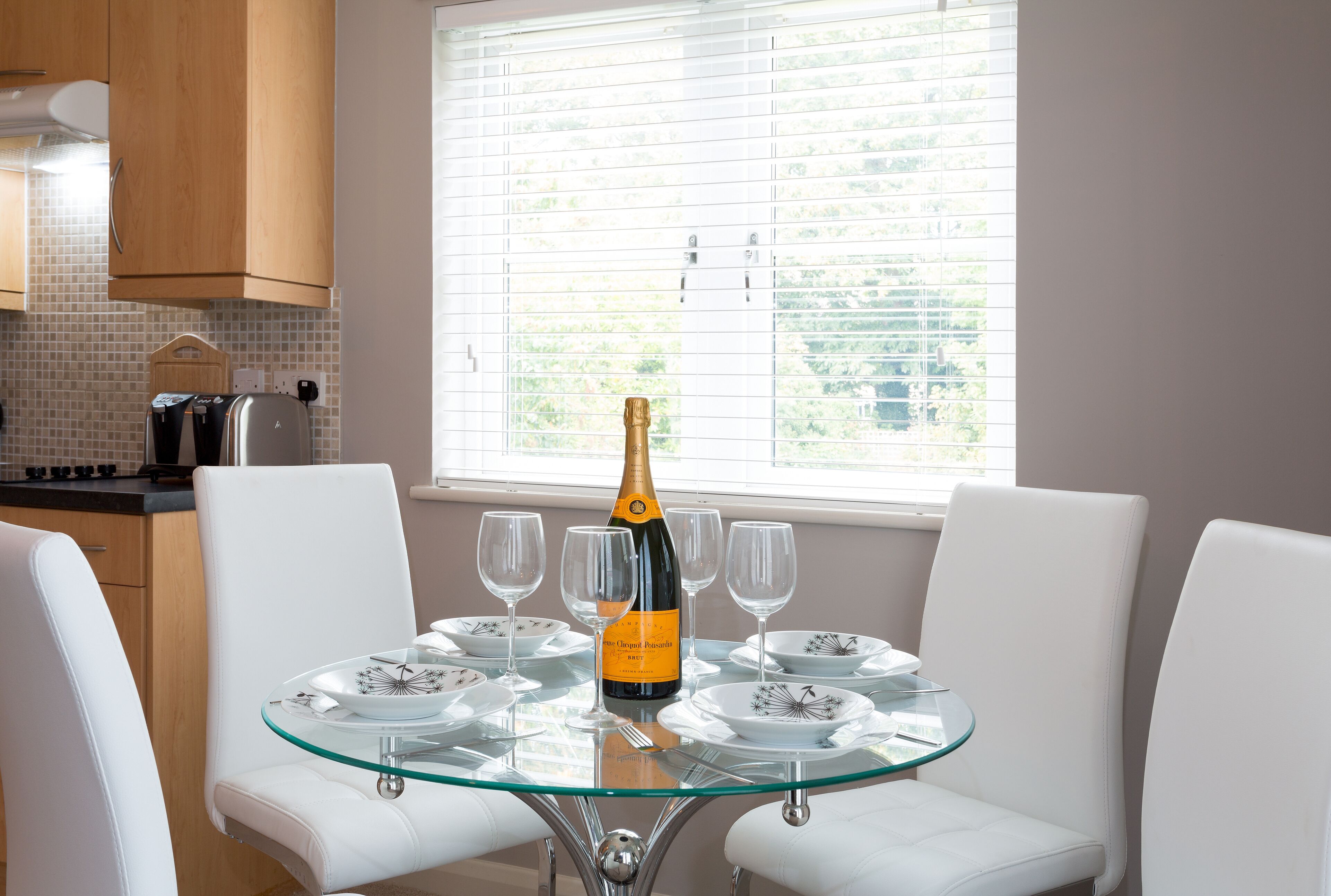 No.8 Beech Lodge Stylish Modern Contemporary 2 Bedroom Apartment in Headington