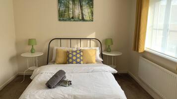 3 bedrooms, iron/ironing board, free WiFi