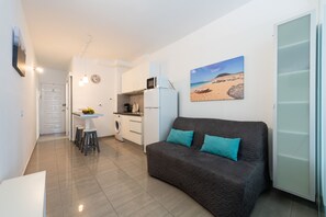 TV - 1st Line Studio Las Canteras (Las Palmas de Gran Canaria)