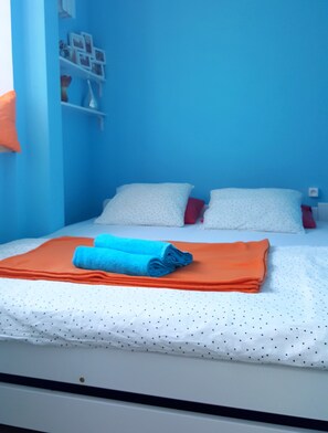 1 غرفة نوم ومكواة/لوح كي وواي فاي وملاءات أسرّة