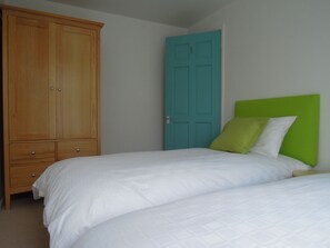 2 chambres, fer et planche à repasser, Wi-Fi, draps fournis