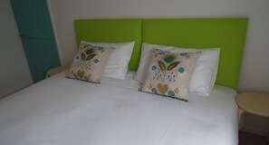 2 chambres, fer et planche à repasser, Wi-Fi, draps fournis