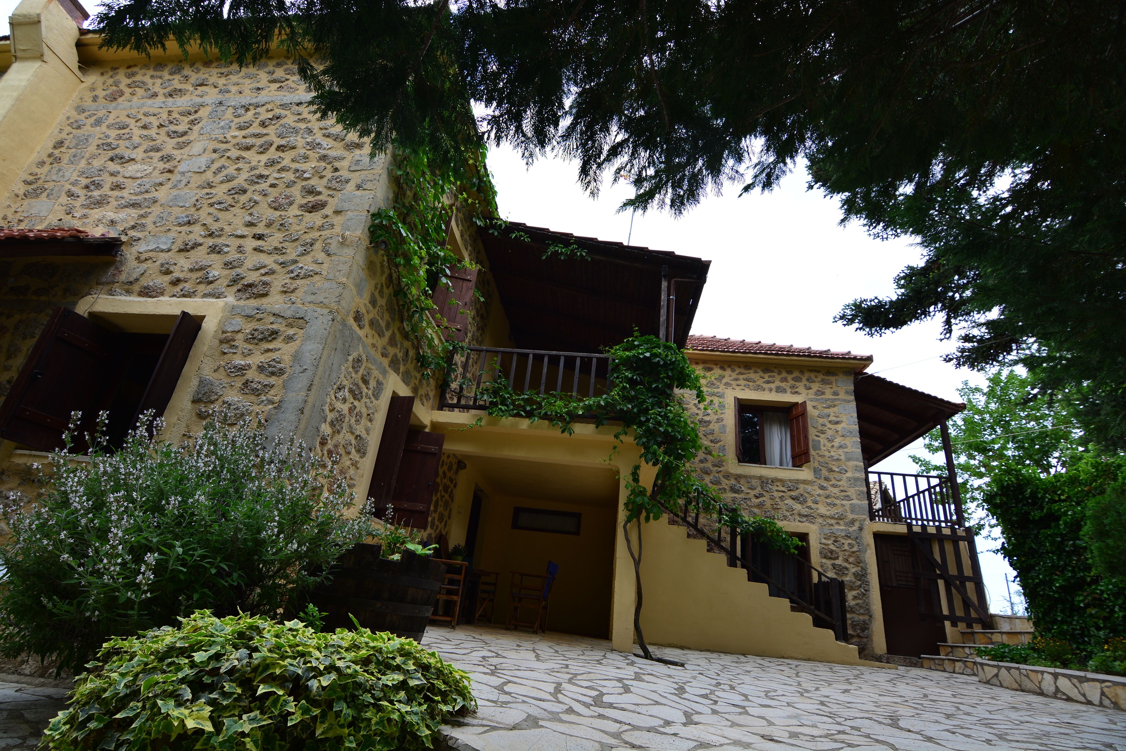 Traditional stone house "Ilianthi"