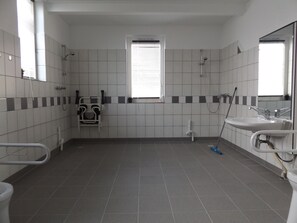 Haartrockner, Handtücher, Seife