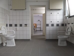 Haartrockner, Handtücher, Seife