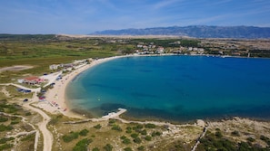 Una spiaggia nelle vicinanze