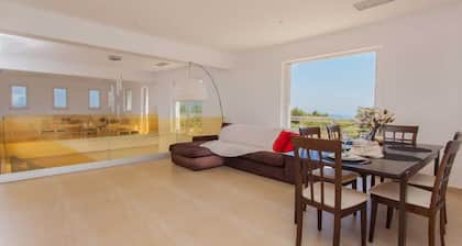 VERFÜGBAR IM AUGUST / JULI Luxuriöse Villa mit 5 Schlafzimmern in Lefkas mit fantastischer Aussicht