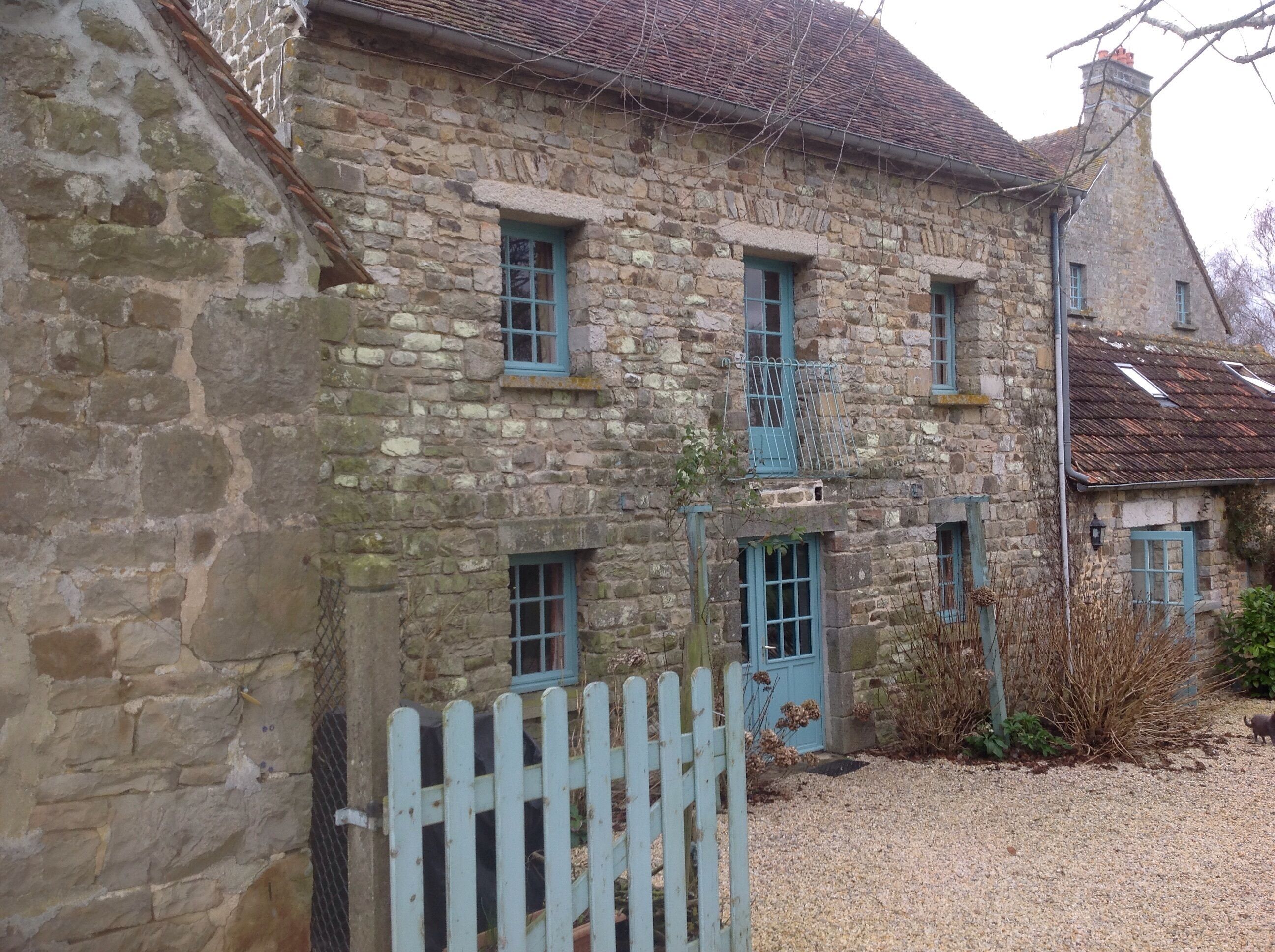 Peaceful Gardener's Cottage