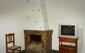 Interior - Cortijo Cabañas Rural Apartments. Apt- first right (Cordoba)