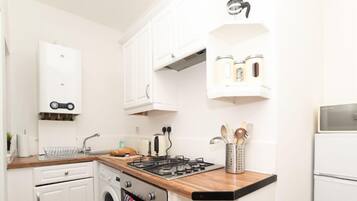 Traditional Apartment, 1 Bedroom | Extra beds
