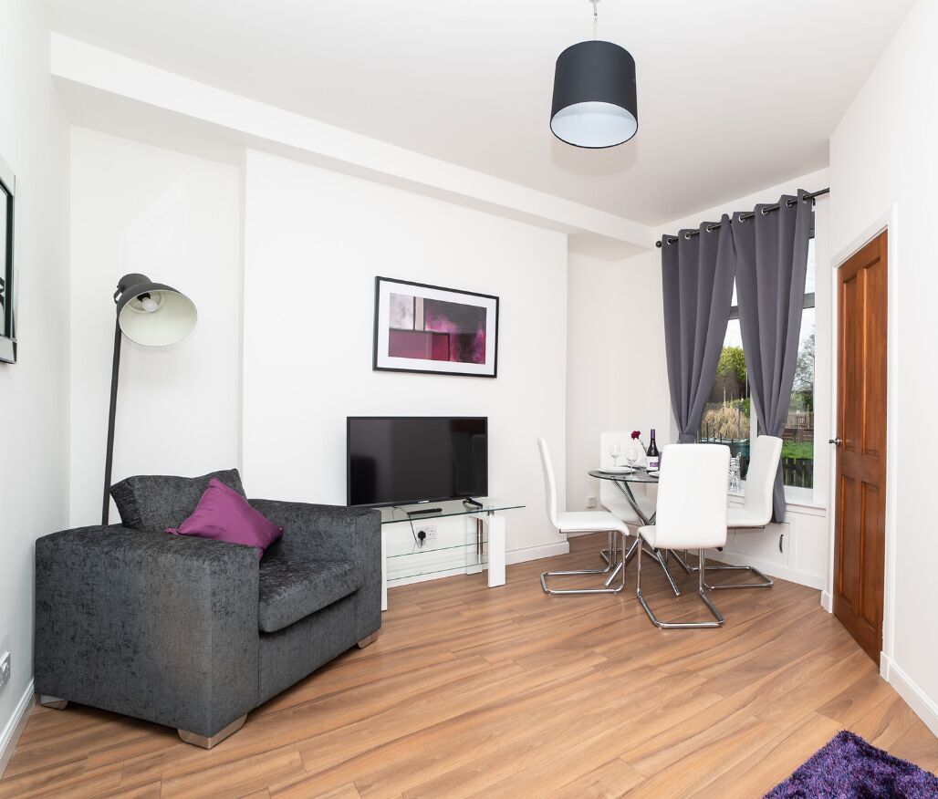 Traditional Apartment, 1 Bedroom | Living area | 42-inch flat-screen TV with digital channels, TV