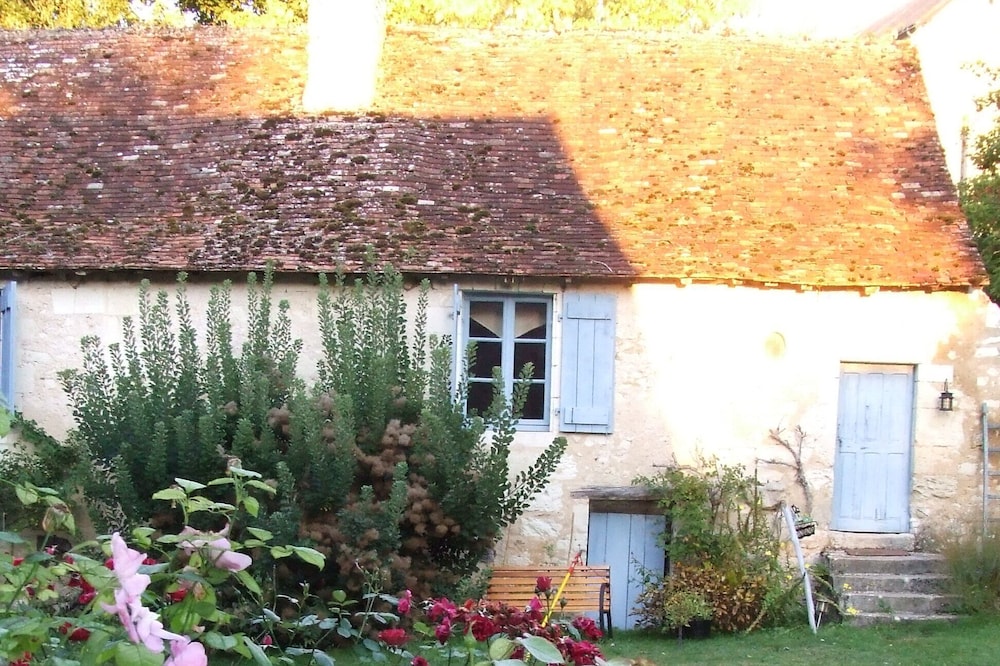 House riverside charm