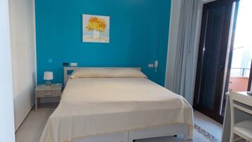 1 bedroom, iron/ironing board, Internet, bed sheets