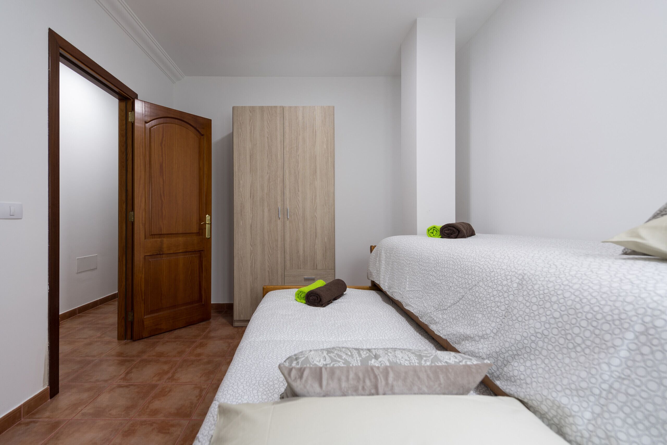 2 bedrooms, iron/ironing board, free WiFi