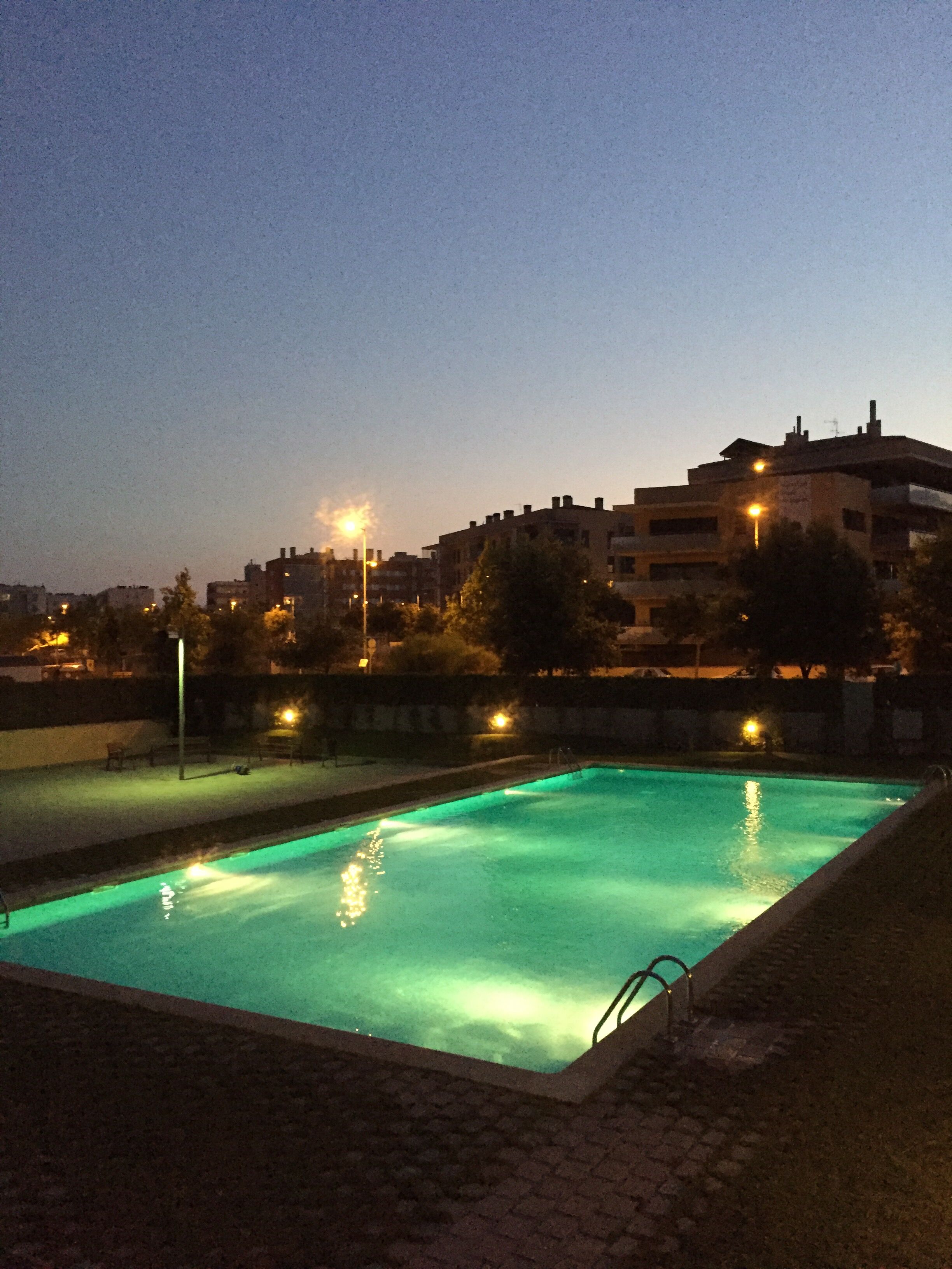 3 Rooms and pool / close to the city and mountain