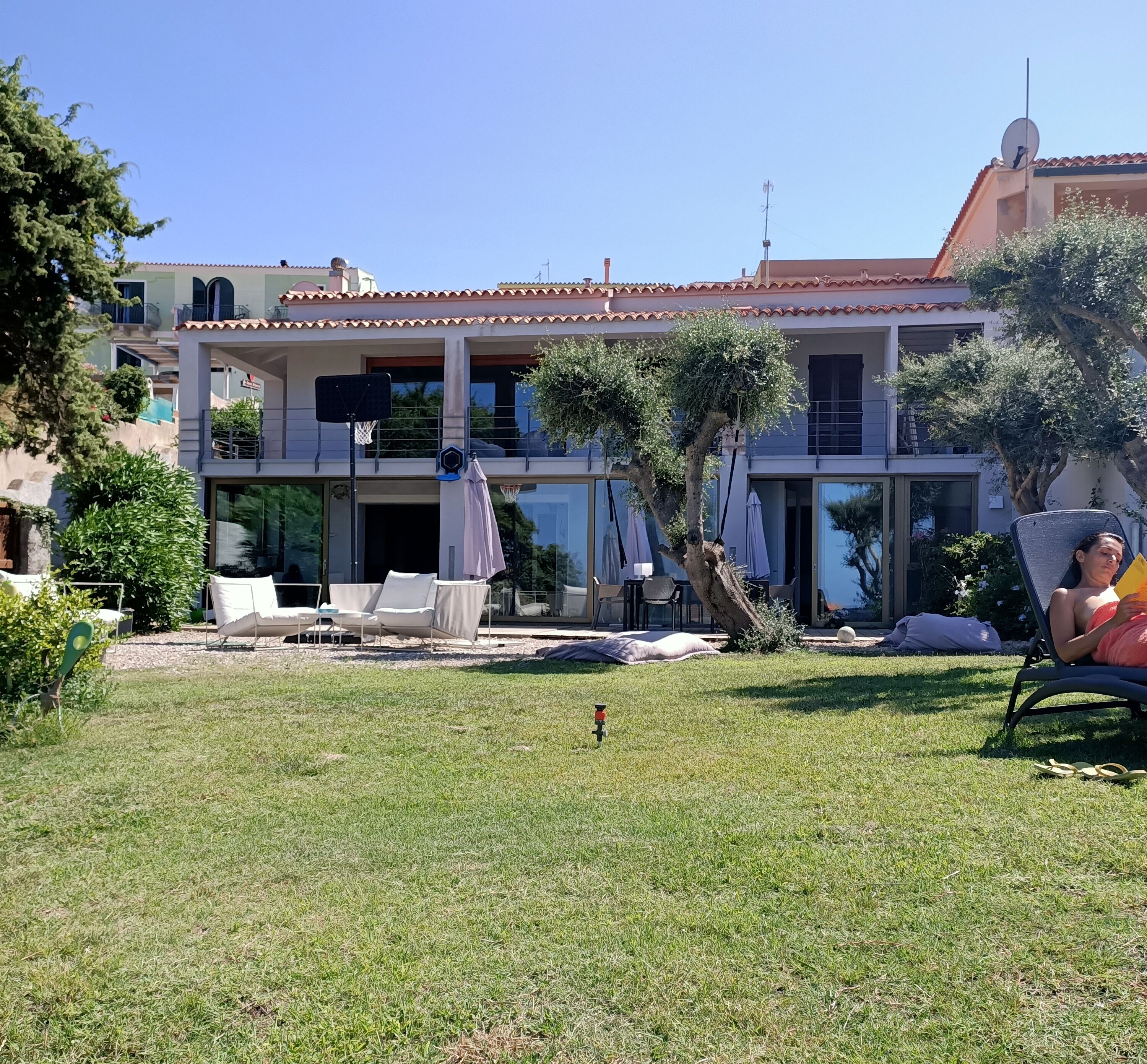 APARTMENT IN VILLA WITH PRIVATE GARDEN