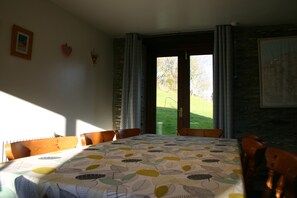 Dining - The Granary @ Troedyrhiw Holiday Cottages, Cardigan Bay, West Coast of Wales (Cardigan)