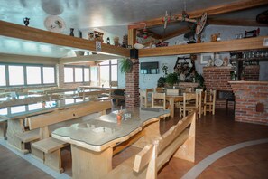 Bar (on property) - NEW LISTING!Vila Caska- ap 11-apartment for 5 people, pool, wifi, airconditioner (Caska)