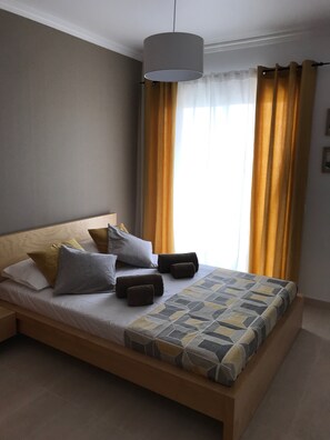 2 chambres, fer et planche à repasser, lit parapluie, Wi-Fi gratuit