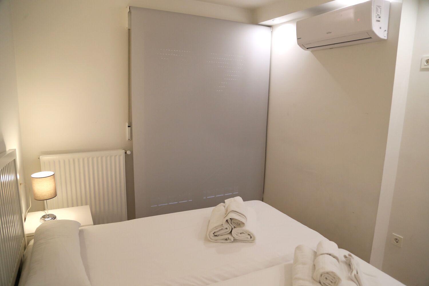 COMPLETELY RENOVATED AND IN FULL CENTER!