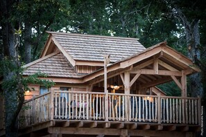 Exterior - LUXURY CABIN WITH SPA IN TREES (La Bussiere)