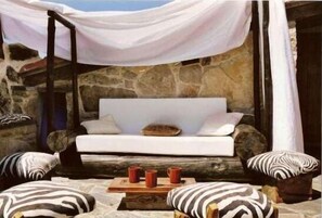 المنطقة المحيطة بالمنشأة