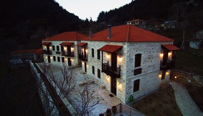 Seasons-Winter 5 Bedroom Home 250m2