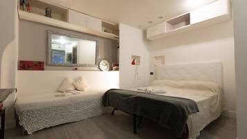 1 Schlafzimmer, BĂŒgeleisen/BĂŒgelbrett, Reisekinderbett, Internetzugang