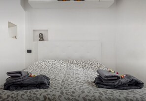 1 bedroom, iron/ironing board, travel crib, internet