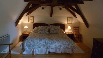 2 chambres, fer et planche Ă repasser, Wi-Fi gratuit, draps fournis