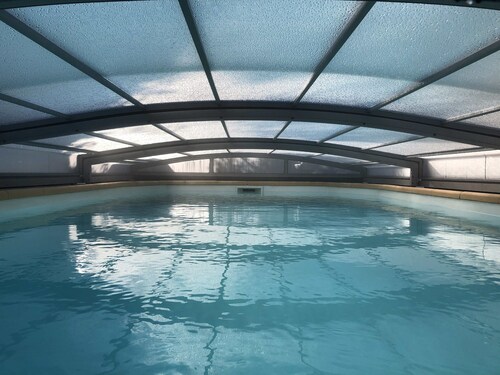 Lovely Maubec apartment with private gardens, heated saltwater pool & internet