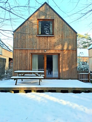 Terrace/patio - 'Terra' cottage in Small Family Friendly Resort in Forest upon Warta River (Osjaków)