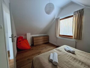2 bedrooms, iron/ironing board, free WiFi, bed sheets - 'Terra' cottage in Small Family Friendly Resort in Forest upon Warta River (Osjaków)