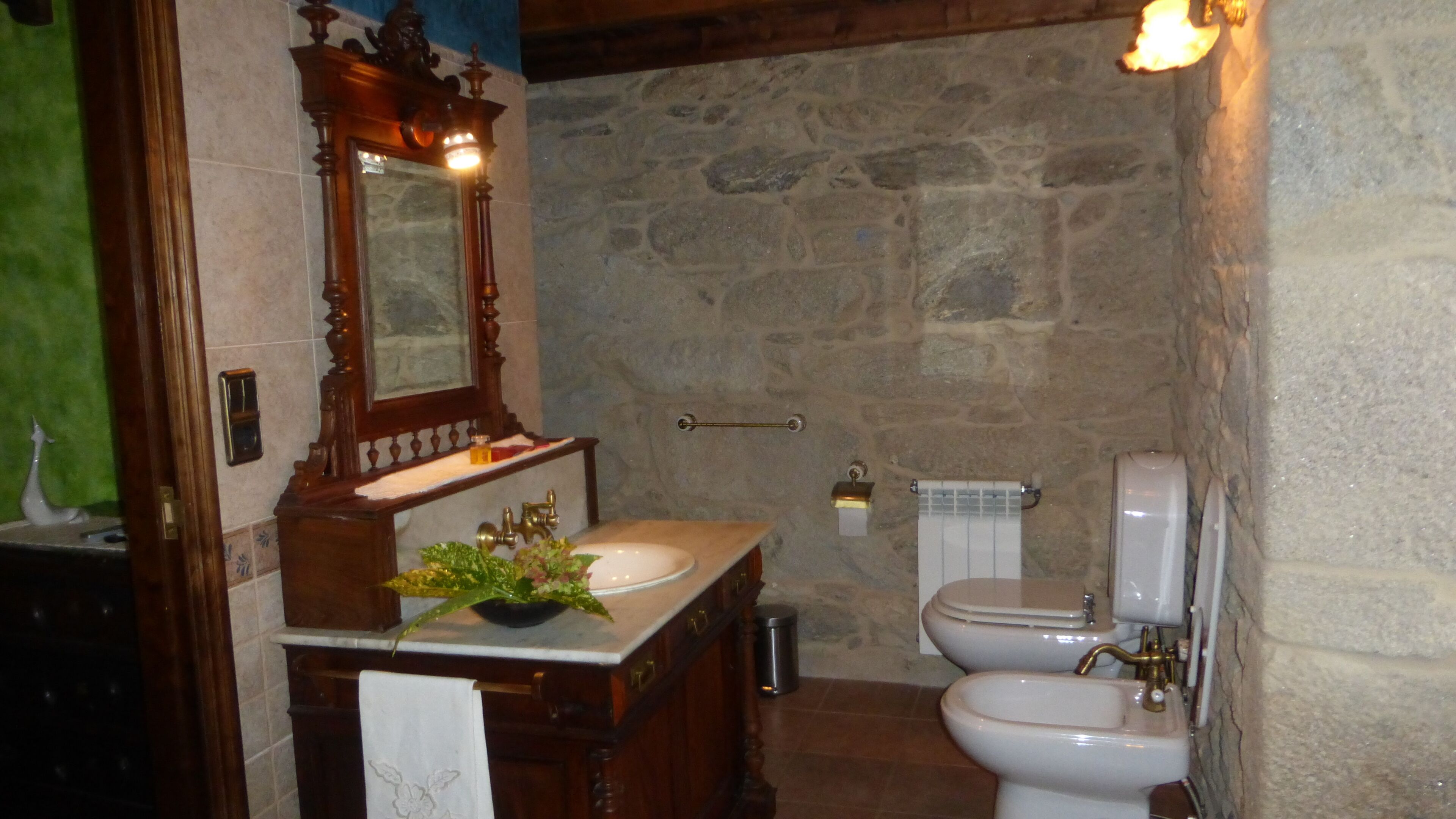 ROOM A - IN RURAL HOUSE