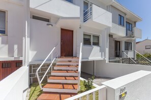 Exterior - Very spacious and bright house with GARAGE (Vila Nova de Gaia)