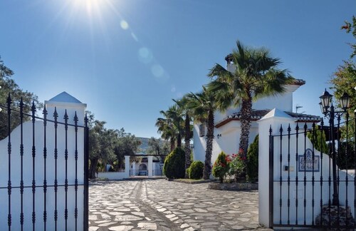 Stunning private rural Villa in the Lecrin Valley, Granada with 7mx4m pool