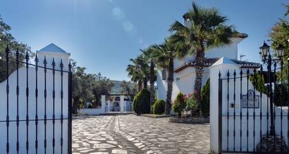 Stunning private rural Villa in the Lecrin Valley, Granada with 7mx4m pool