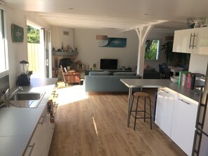 Interior - Luminous house Grandeur Nature  (AHETZE)