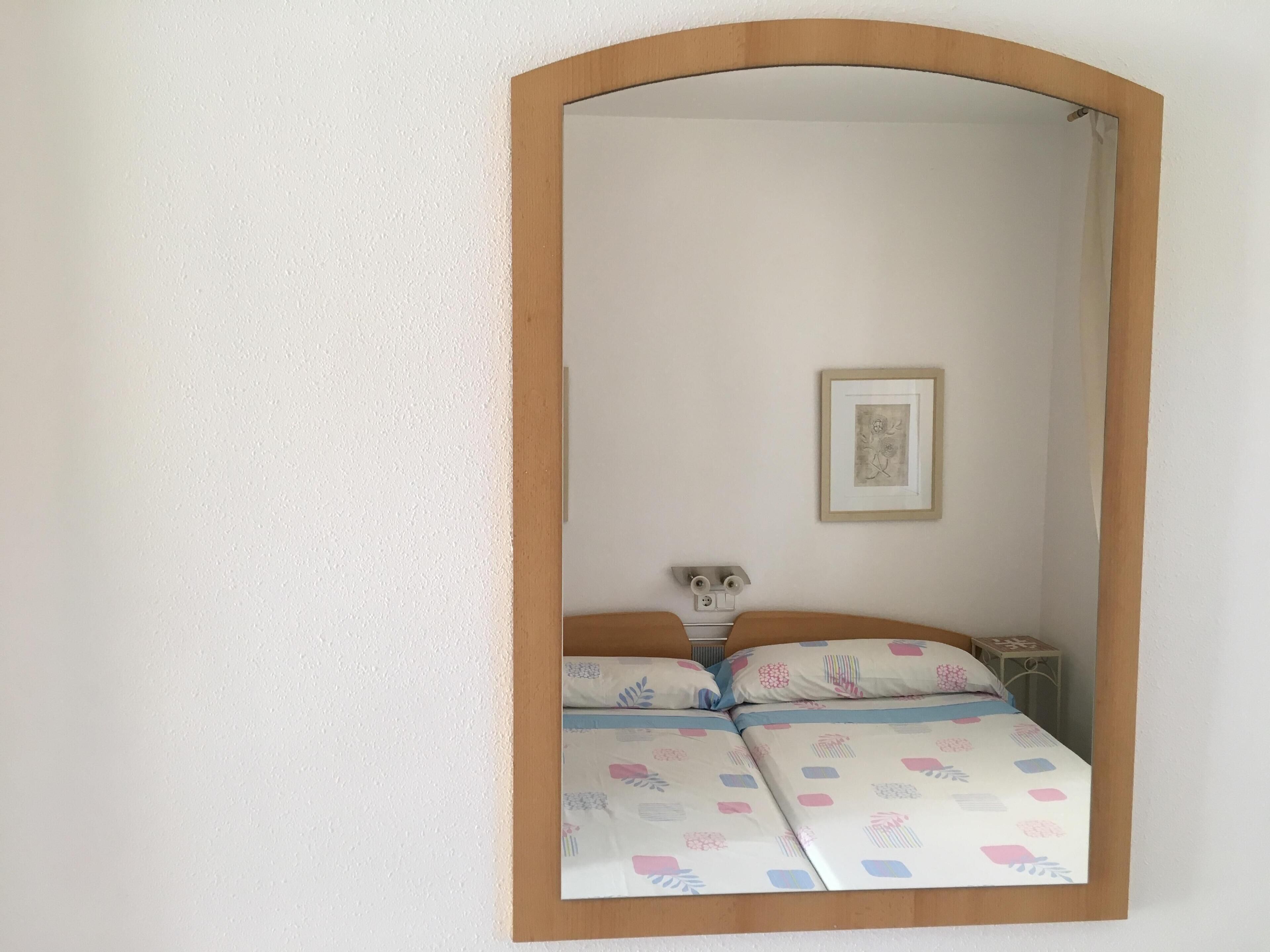 3 bedrooms, iron/ironing board, internet, bed sheets