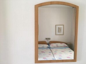 3 chambres, fer et planche à repasser, accès Internet, draps fournis