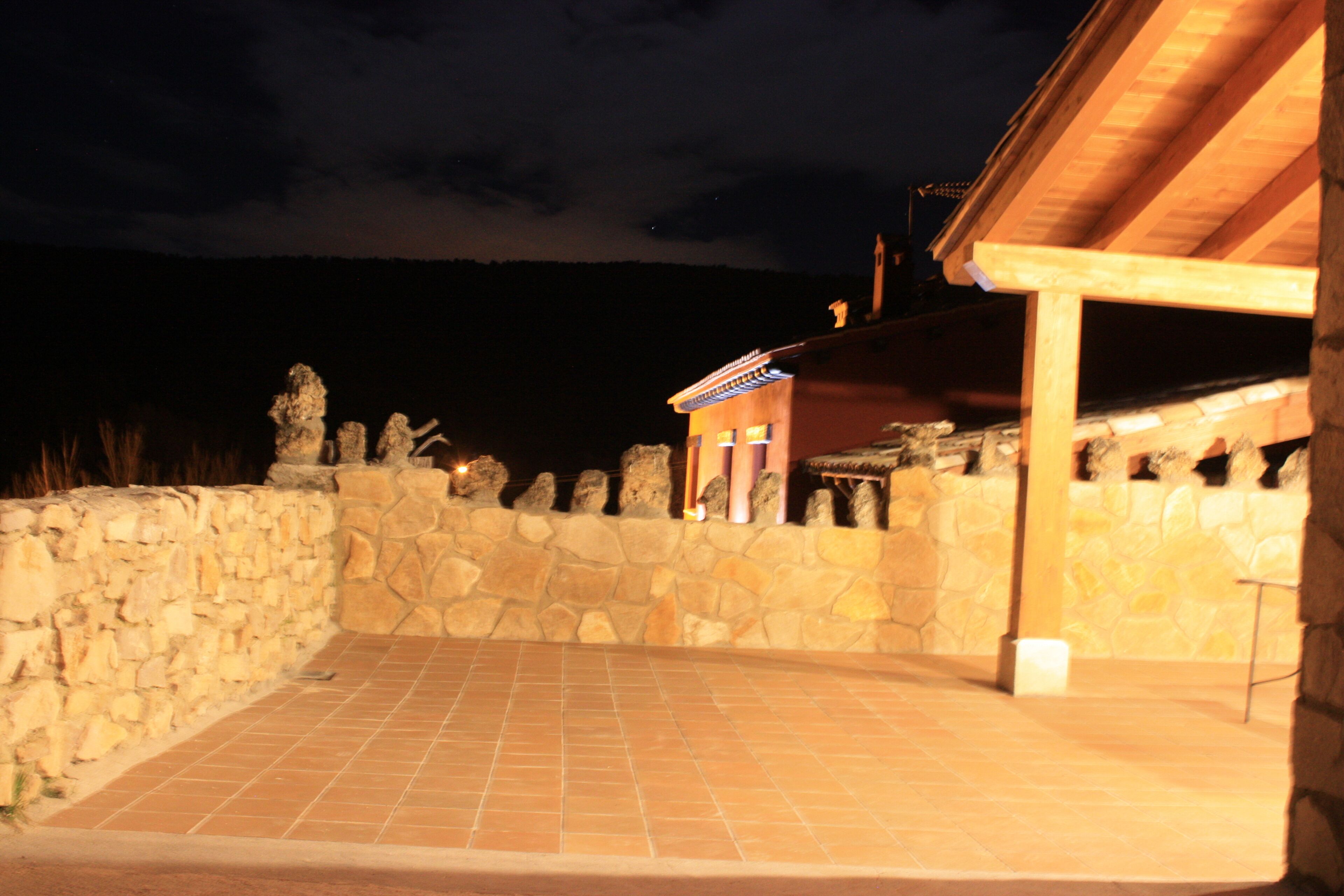 House the Escalerón I | La Laguna Accommodation. Patio, barbecue and fireplace.