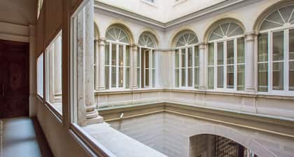 Elegant apartment in the historic center