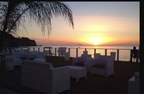 Property grounds - "MOTTOLA APARTMENT" ELEGANT AND BRIGHT APARTMENT 200 mt from the sea (TROPEA)