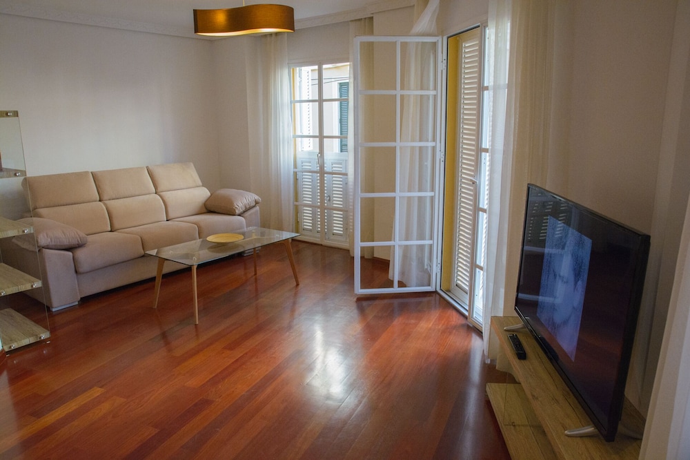 GIBRALFARO by Málaga Picasso Rentals Selection