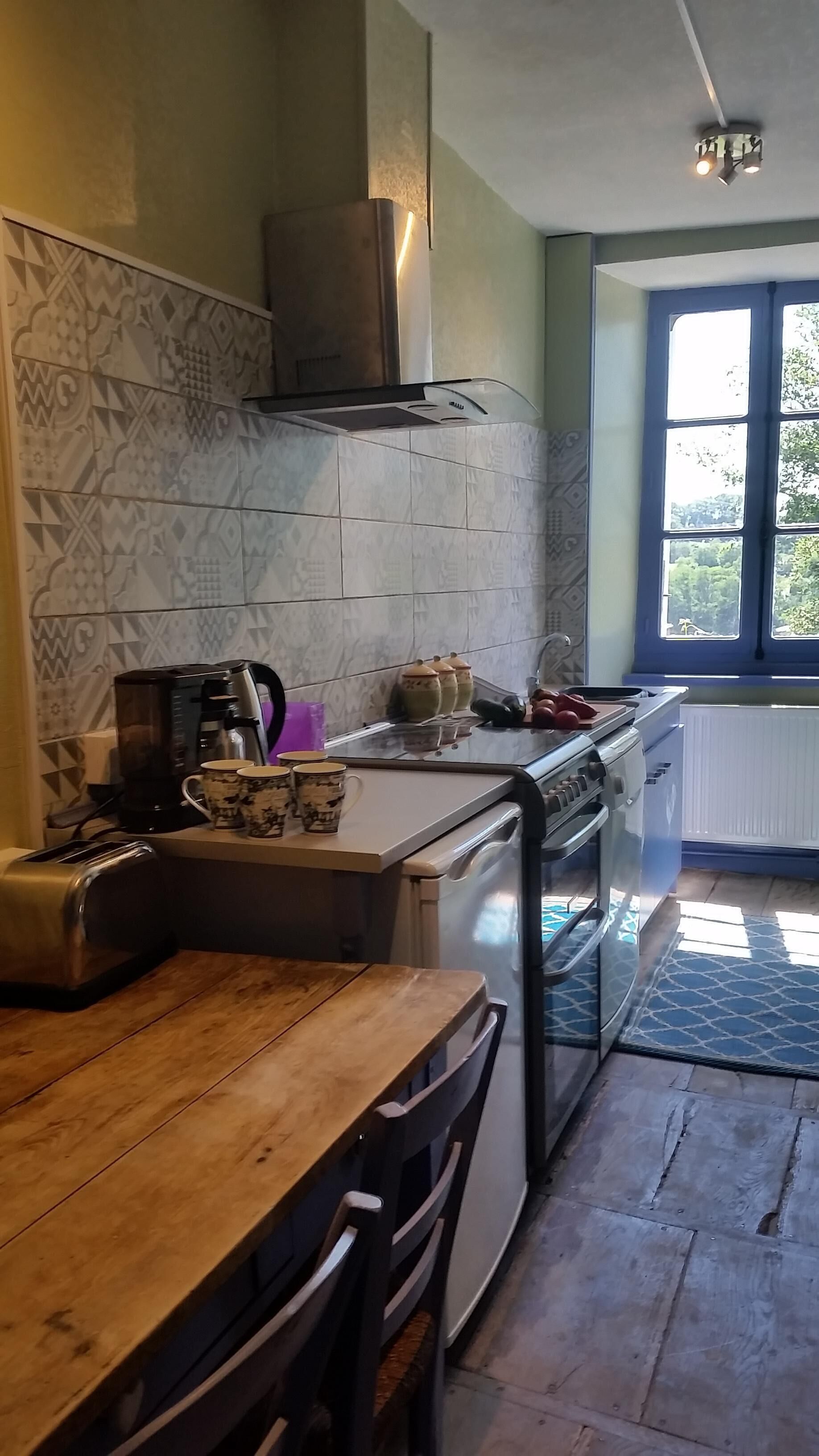 Maison de Lavande Newly renovated town house, to high standard with fab views.